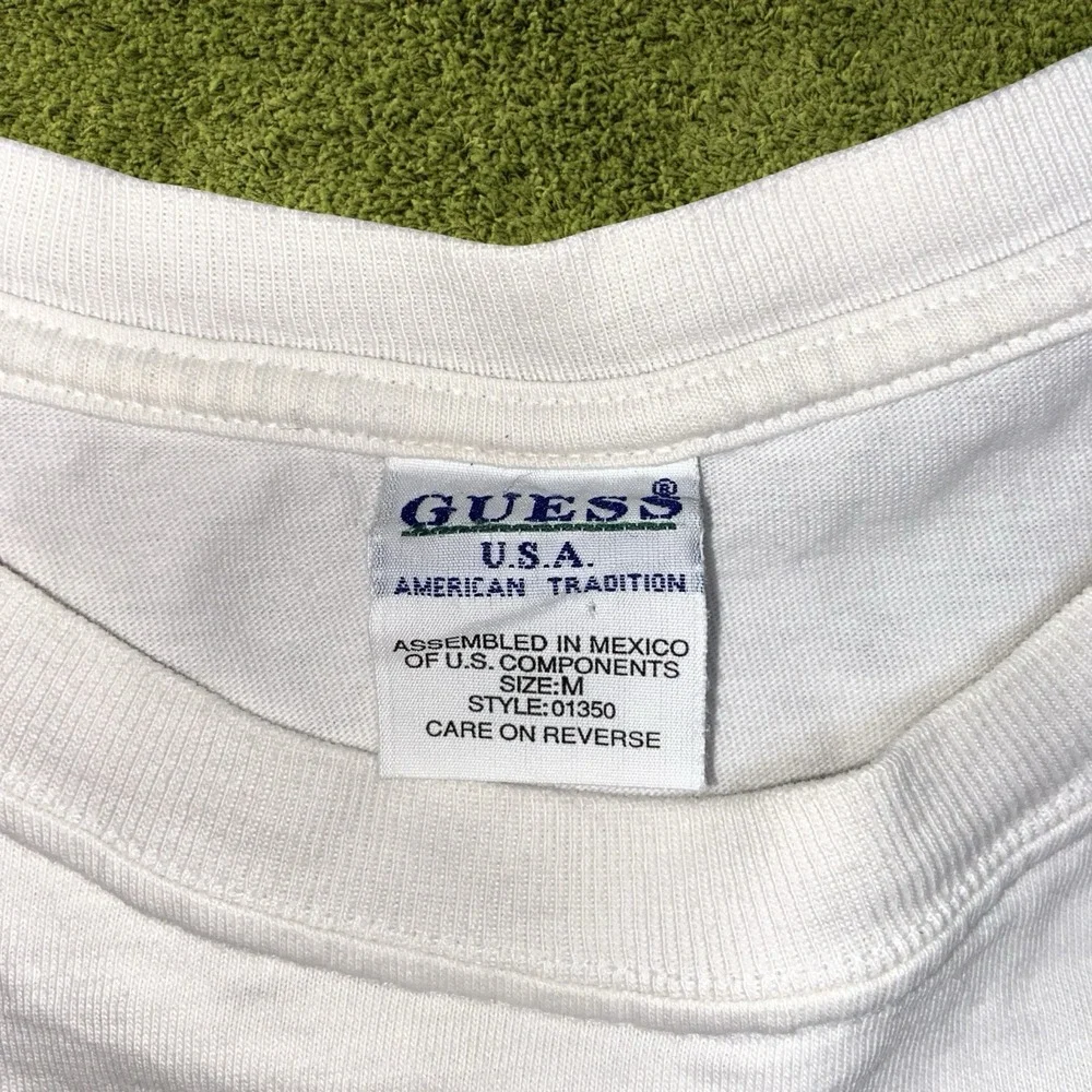 Vintage Guess Jeans T Shirt Mens M White Spell Out Logo USA Cotton Tee - Picture 3 of 6